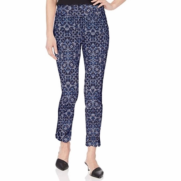 Stitch Fix l LYSSE Pull On Scalloped Ankle Pants, Small NWT - Picture 1 of 9